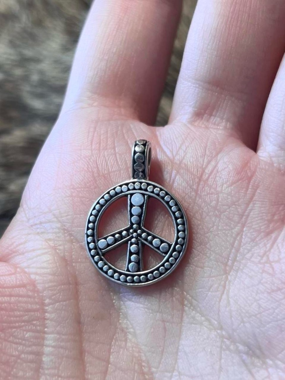 New with tag Lori Bonn sterling silver peace sign pendant